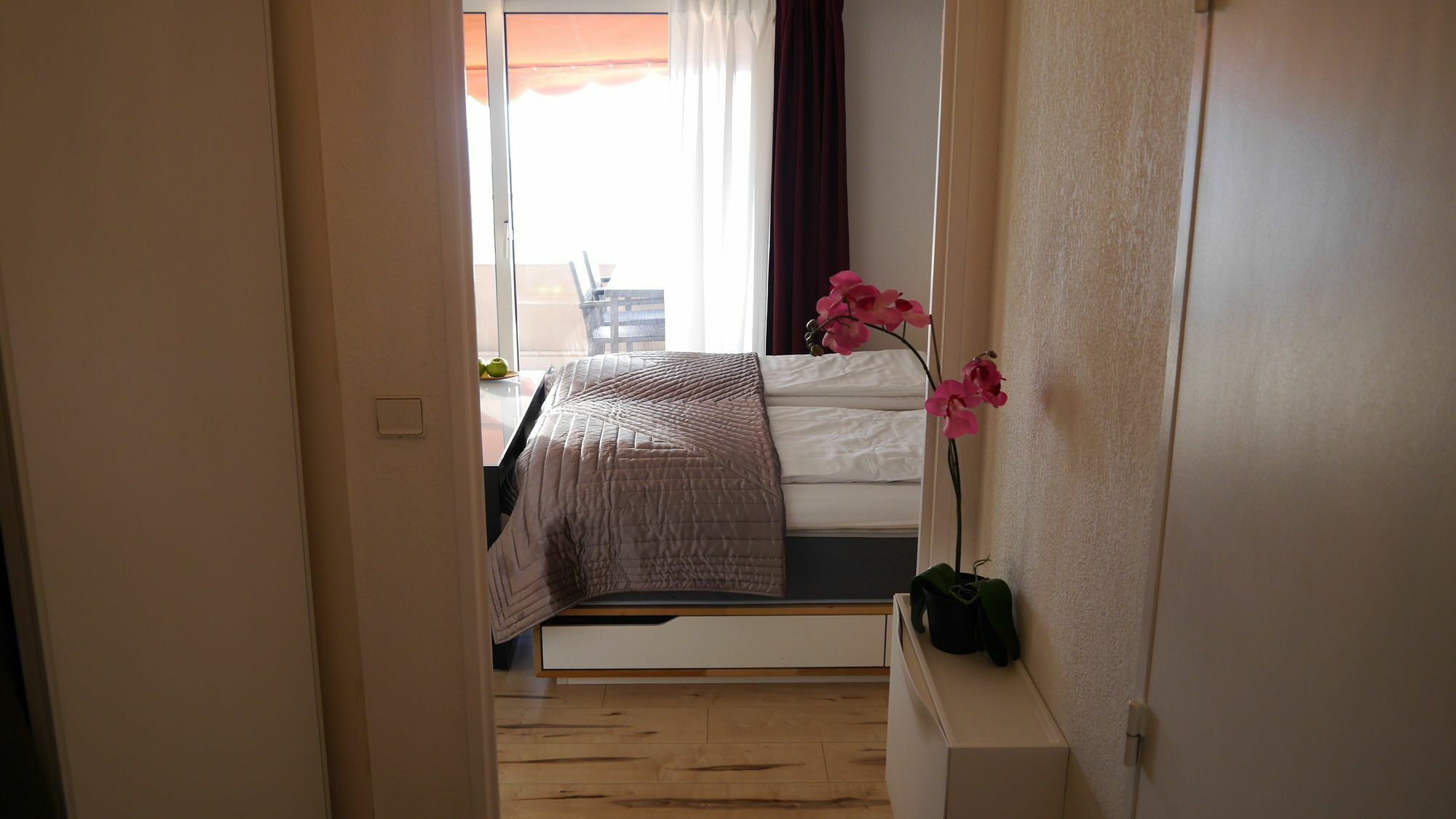 Monaco Pool Sea View Apartments Бюсолей Екстериор снимка