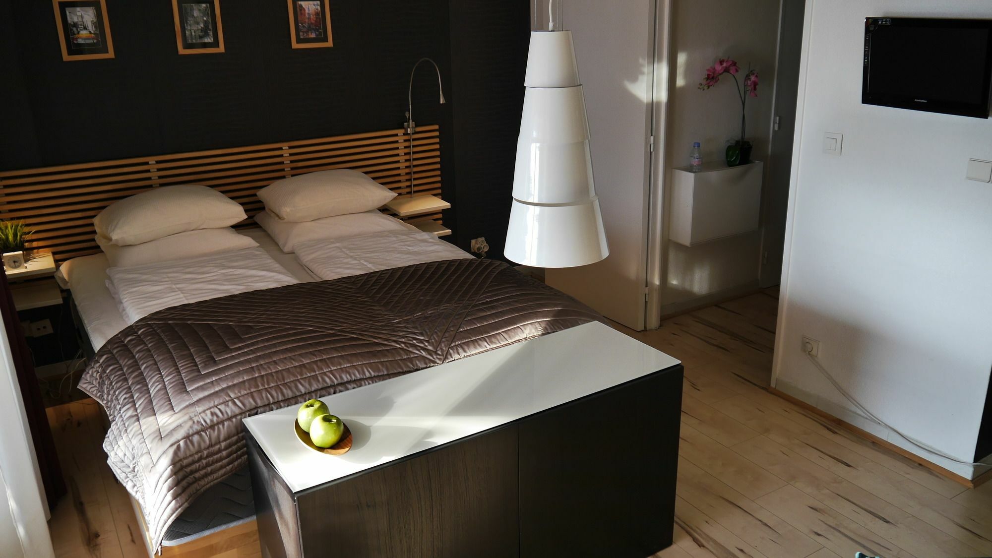 Monaco Pool Sea View Apartments Бюсолей Екстериор снимка
