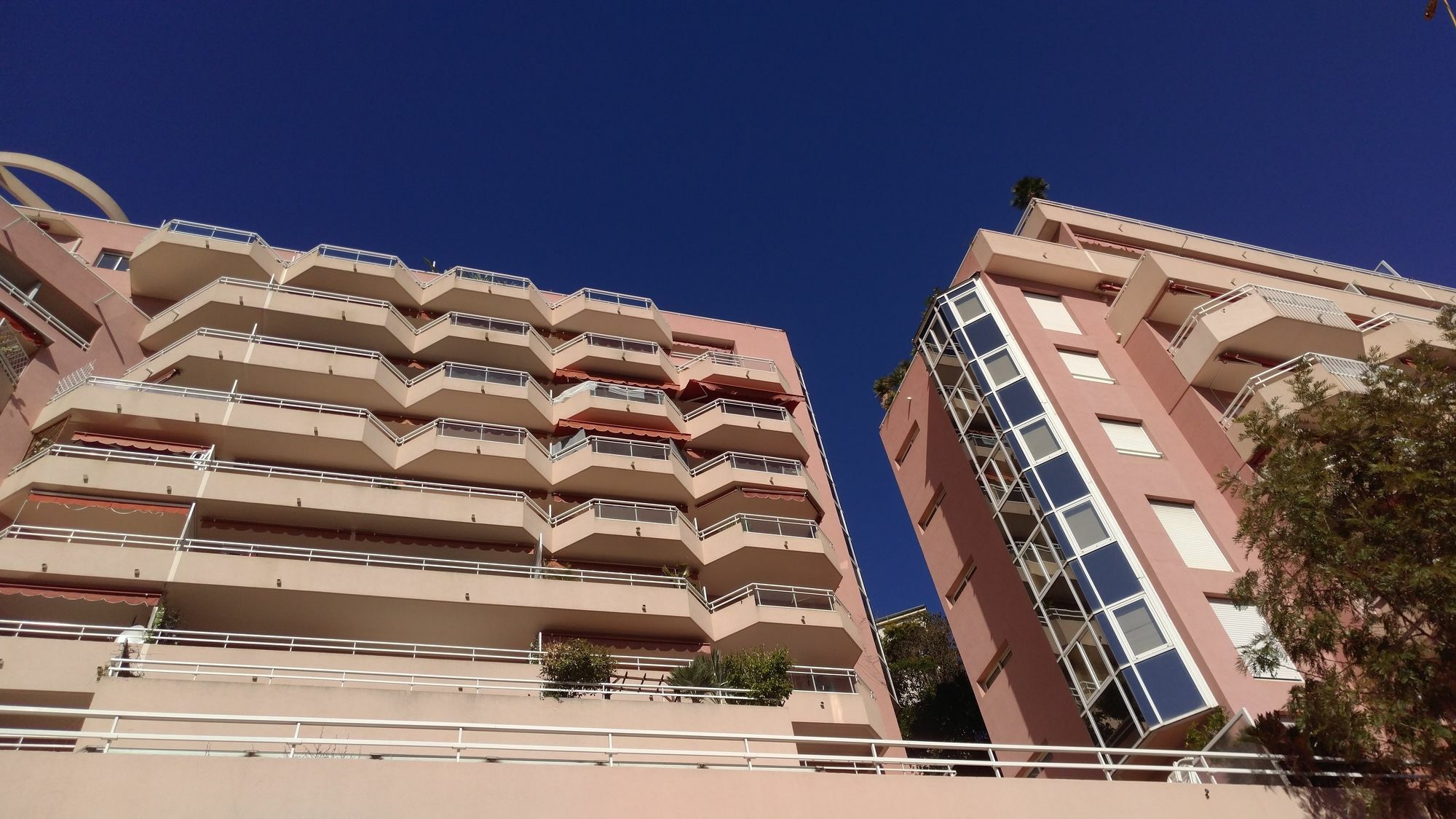 Monaco Pool Sea View Apartments Бюсолей Екстериор снимка